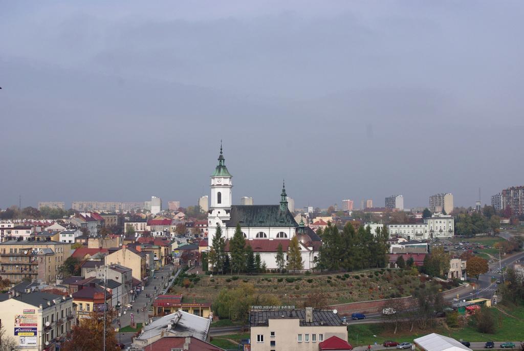 Hotel Accademia Ostrowiec Świetokrzyski Exterior foto