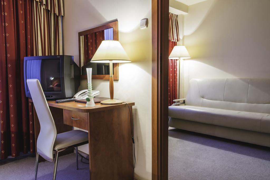 Hotel Accademia Ostrowiec Świetokrzyski Quarto foto