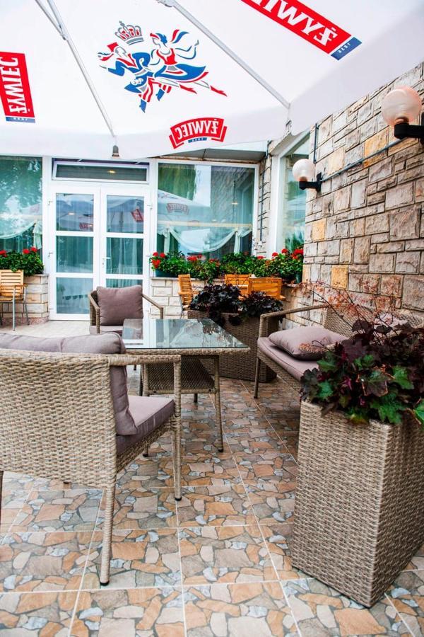 Hotel Accademia Ostrowiec Świetokrzyski Exterior foto